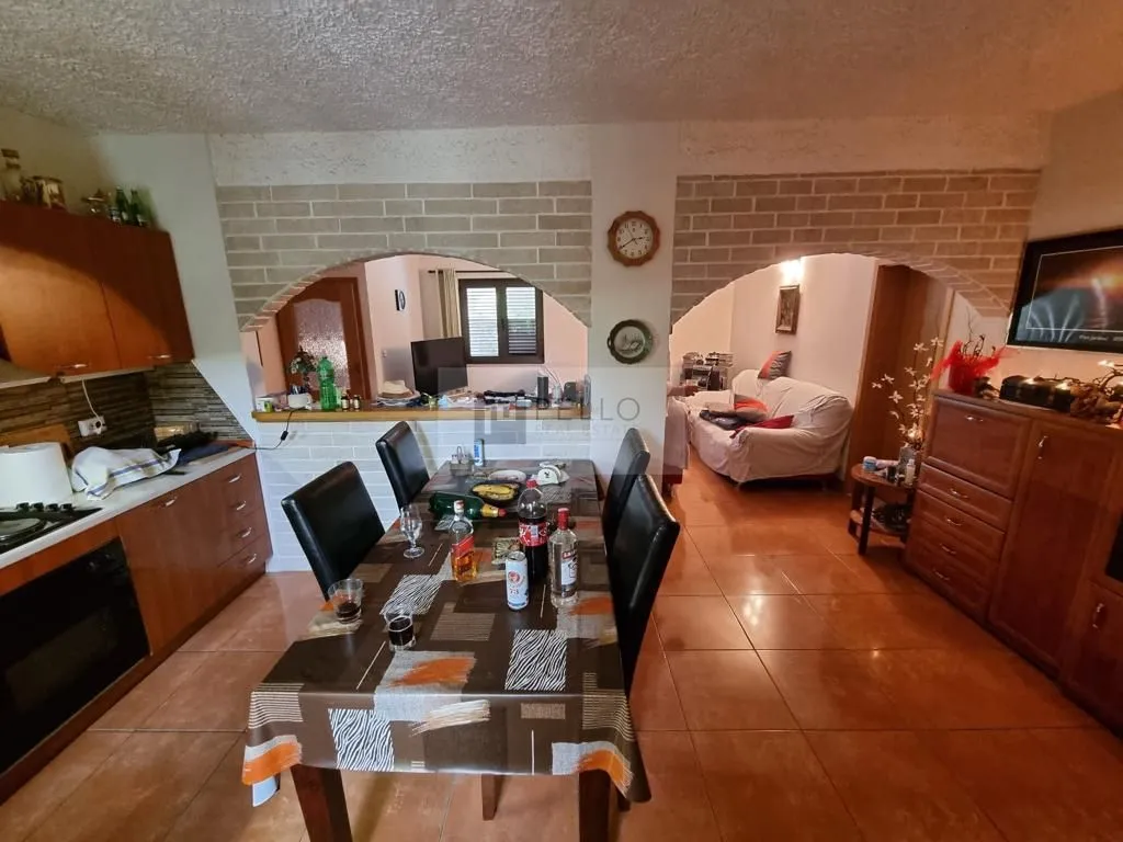 vikendica s okućnicom i građevinskim zemljištem 340m2 - slika 30