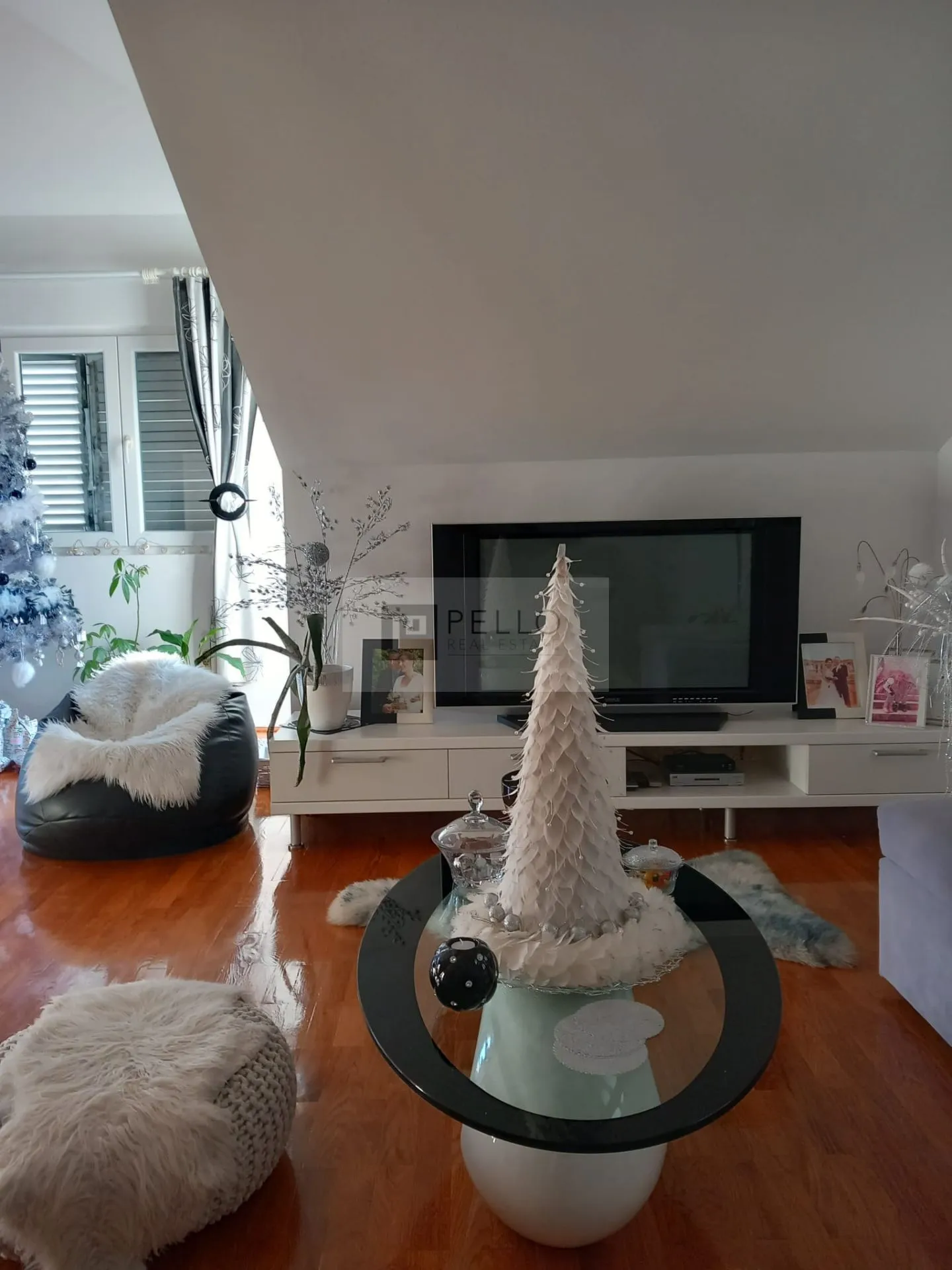 apartmanska kuća s kamenom fasadom - slika 14