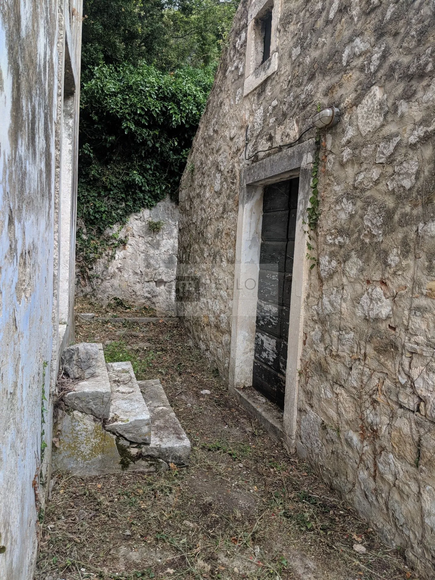 kapetansko imanje u orebiću(građevinsko zemljište + 2 kuće) - slika 18