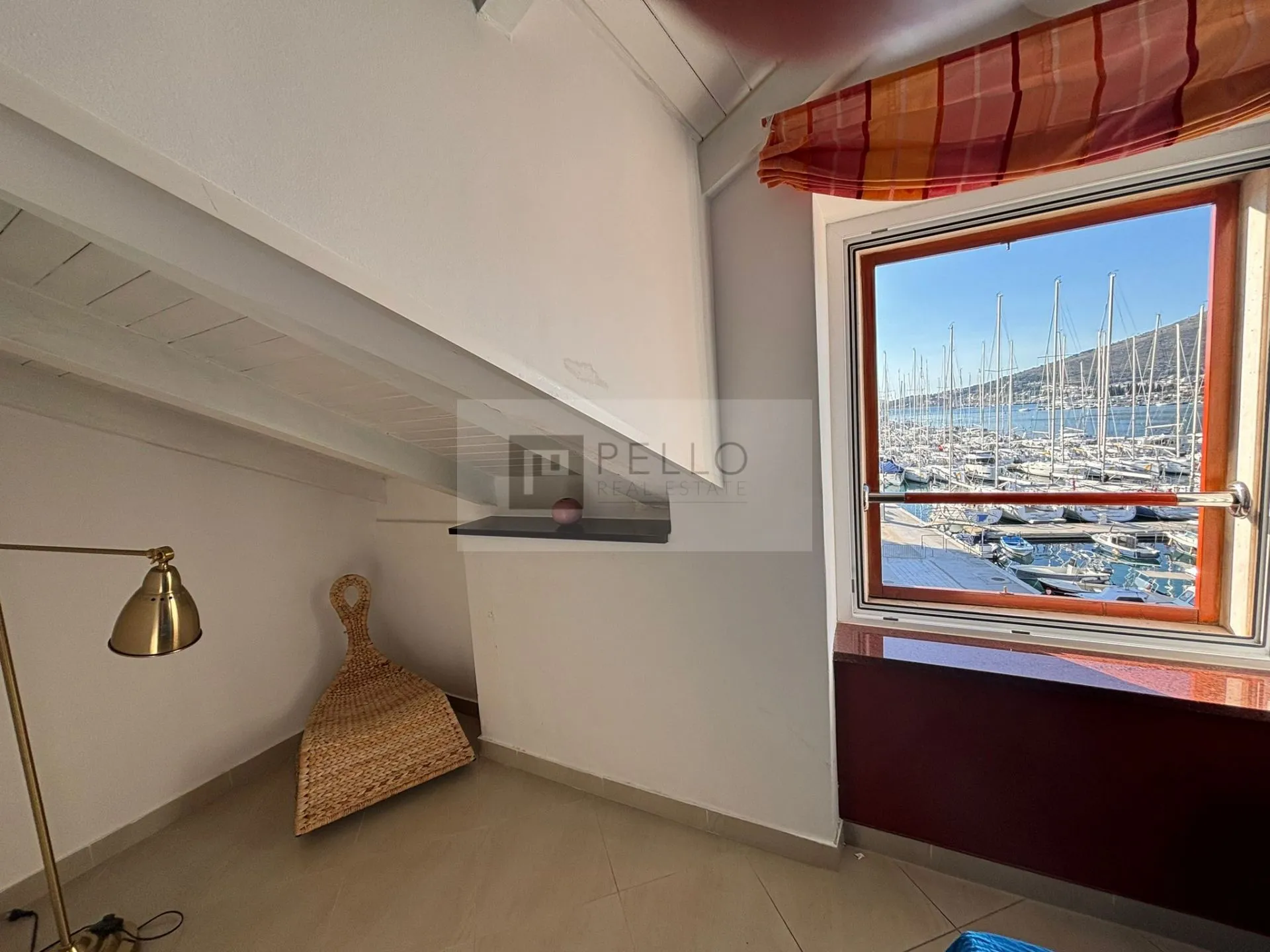 kamena kuća prvi red do mora trogir centar - slika 9
