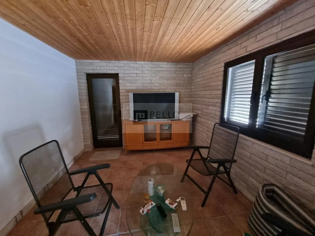 vikendica s okućnicom i građevinskim zemljištem 340m2 - slika 36