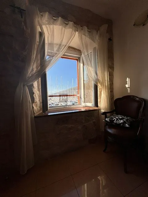 kamena kuća prvi red do mora trogir centar - slika 14