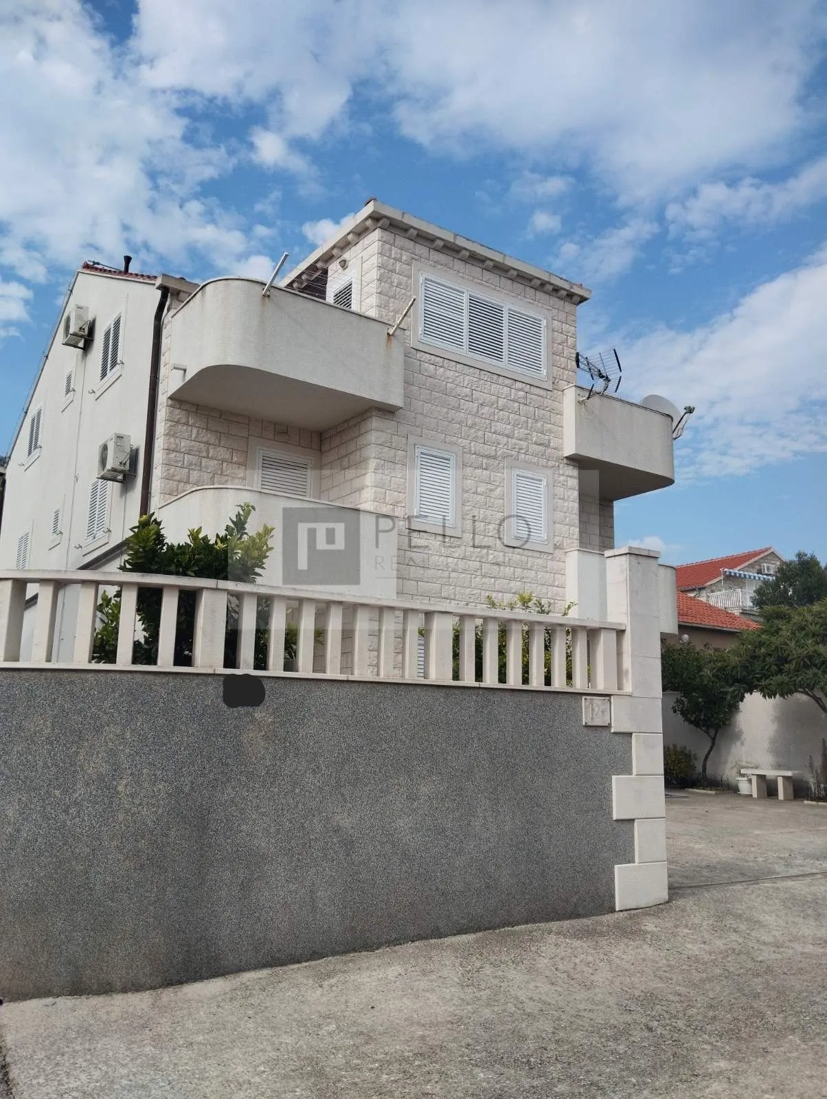 Apartmanska kuća s kamenom fasadom - Orebić