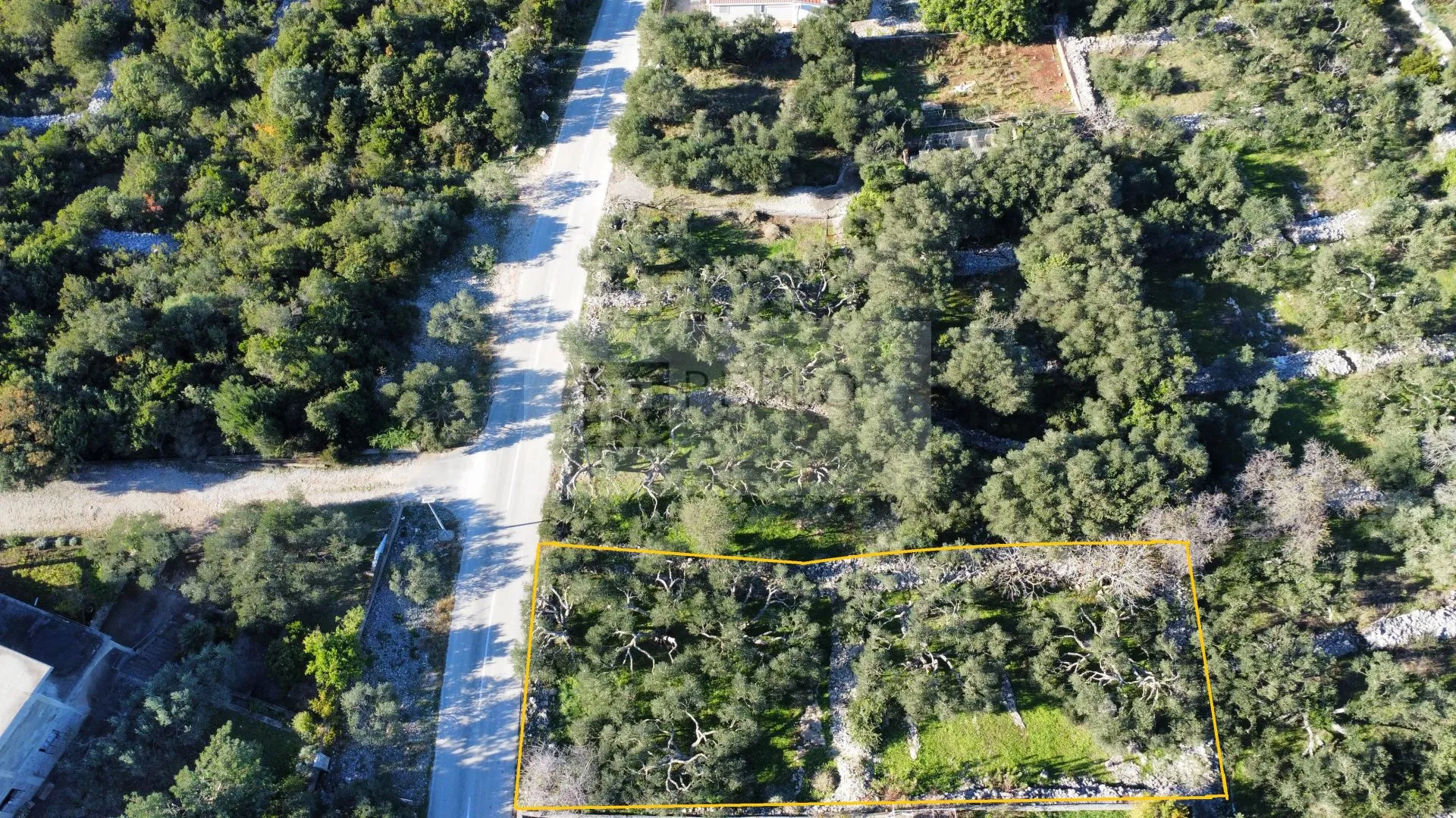 građevinsko zemljište u lovištu(pogled na more) 726 m2 - slika 2