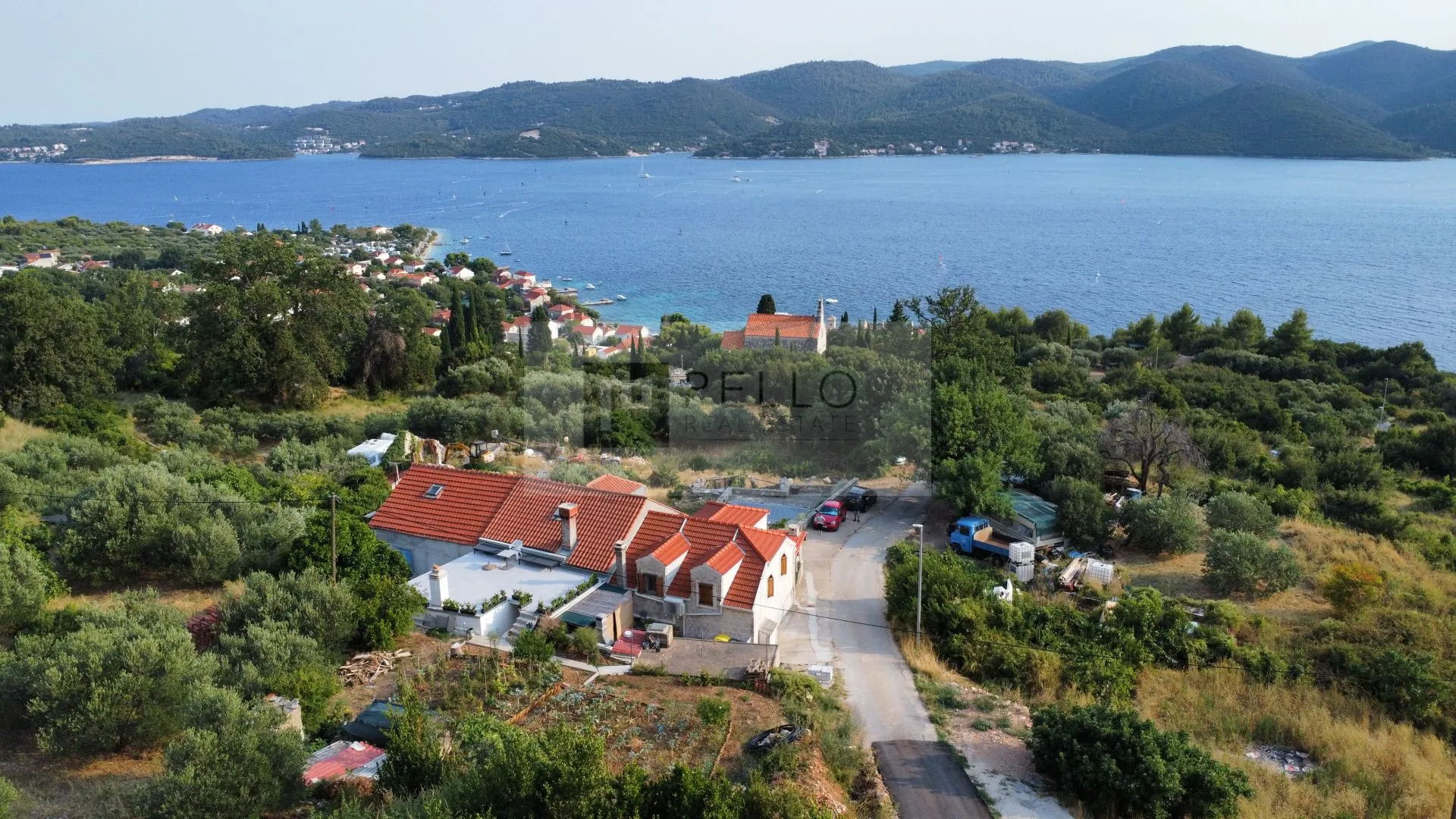 kamena kuća s bazenom i prekrasnim pogledom na more viganj - slika 5