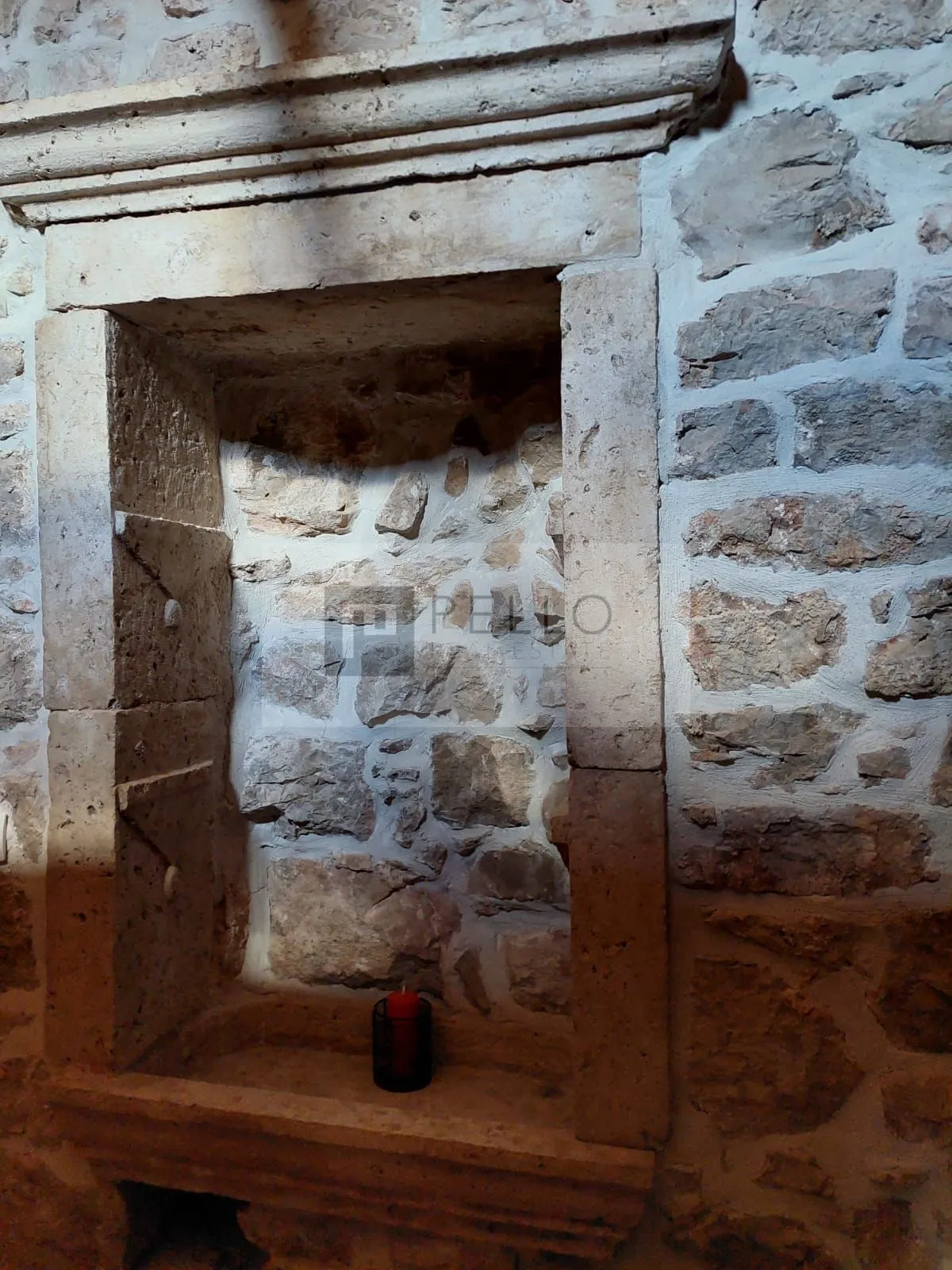 bajkovita kamena kuća na osami - slika 27