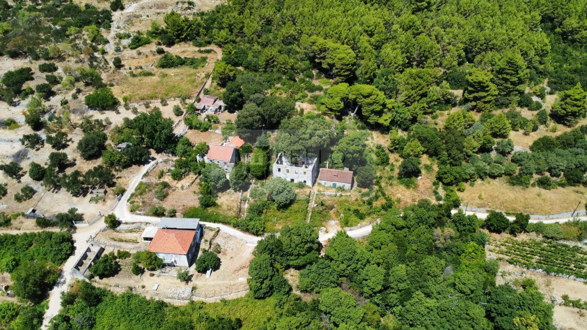 kapetansko imanje u orebiću(građevinsko zemljište + 2 kuće) - slika 3