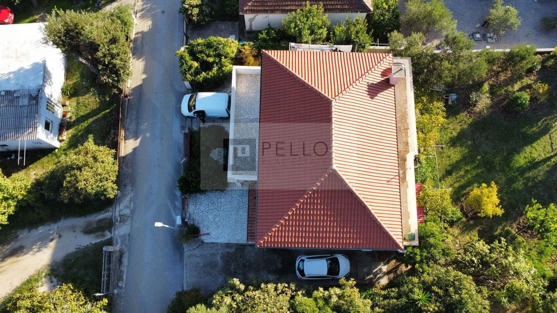 prostrani stan s balkonom i pogledom na more orebić - slika 19