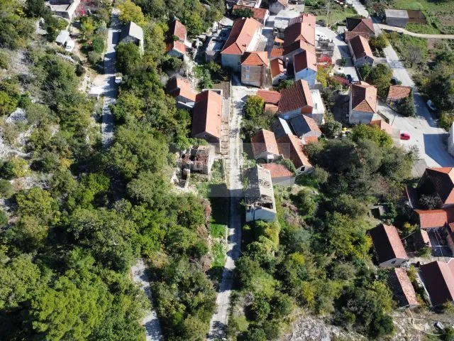 jedinstvena prilika: 39.397 m² zemljišta + 4 kuće za obnovu na pelješcu - slika 10