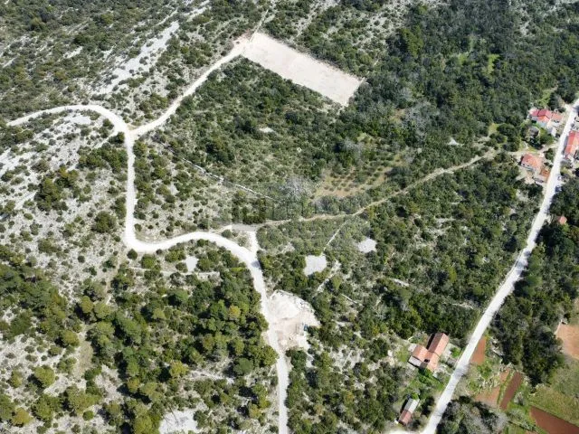 jedinstvena prilika: 39.397 m² zemljišta + 4 kuće za obnovu na pelješcu - slika 2