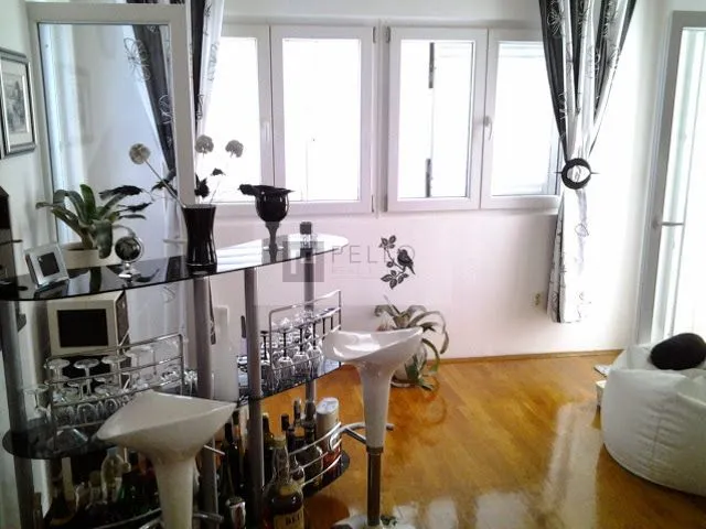 apartmanska kuća s kamenom fasadom - slika 12
