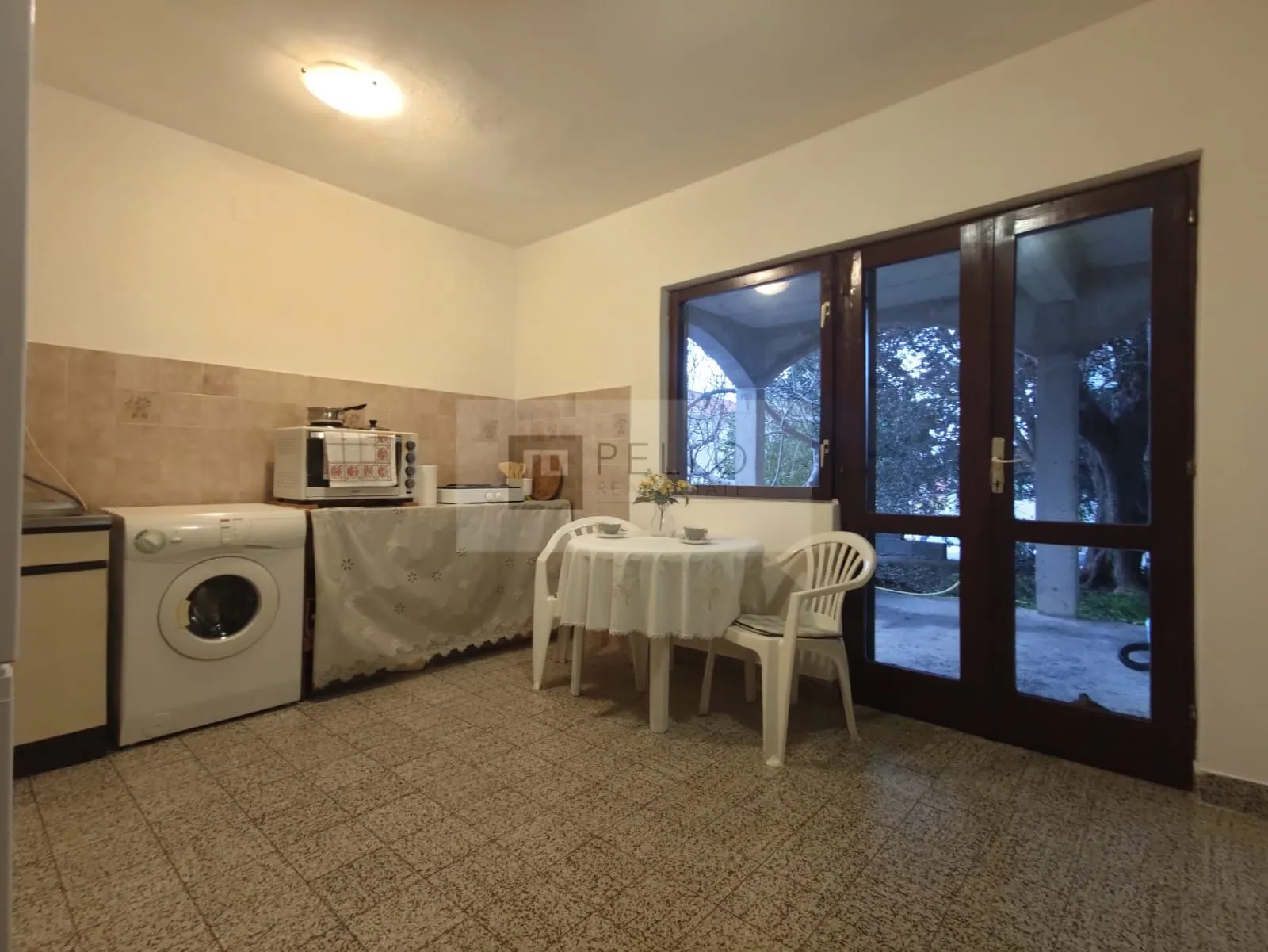 orebić kuća 235 m2 -500 m od mora - 3 etaže - slika 10