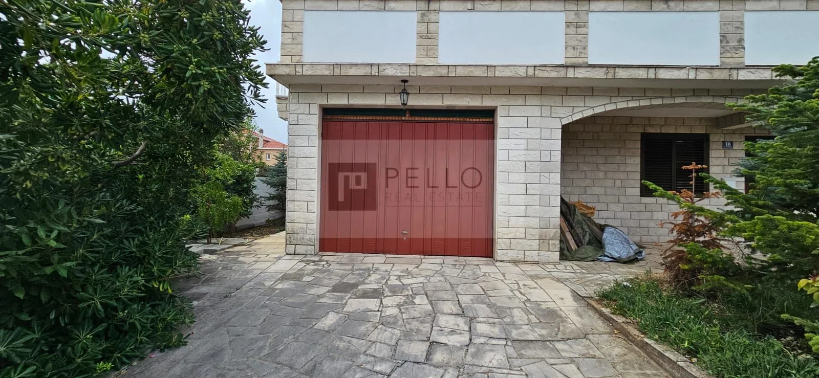 prostran stan s vrtom i garažom + 340 m² građevinskog zemljišta – centar orebića - slika 28
