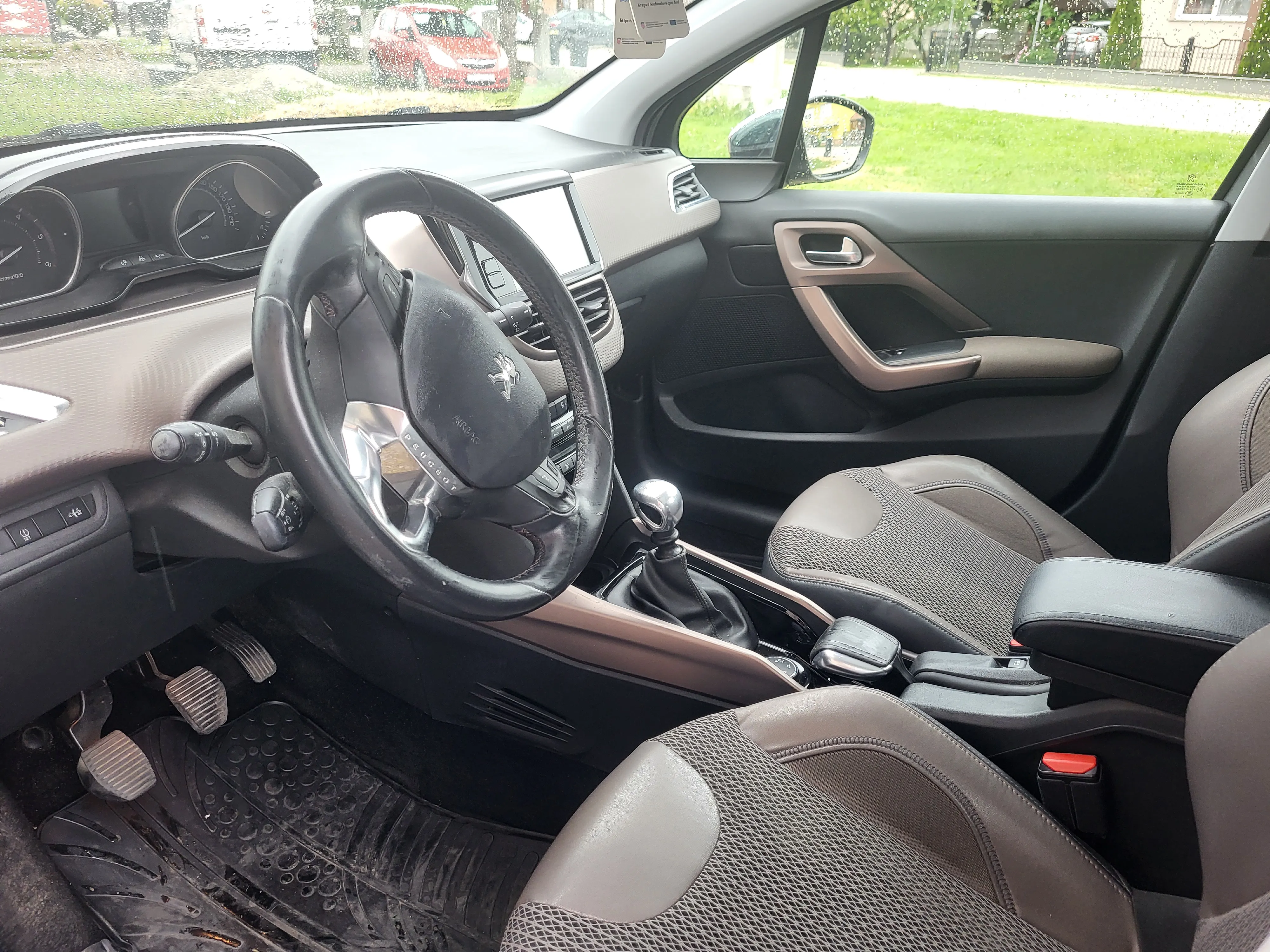 peugeot 2008, 1.6 e-hdi - slika 5