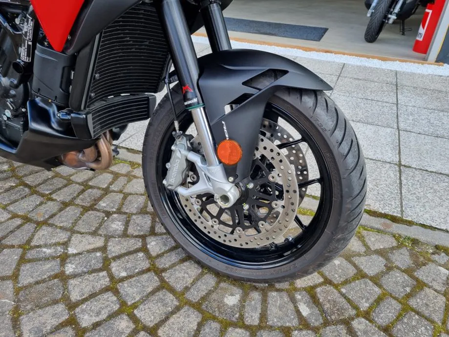 mv agusta turismo veloce rosso abs tcs, s garancijom, 2023 god. - slika 12