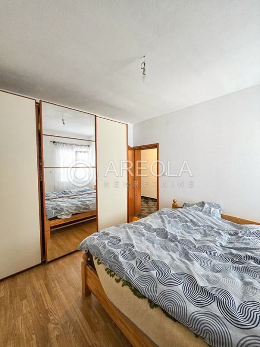 vodice - kuća s okućnicom! (prodaja) - slika 11