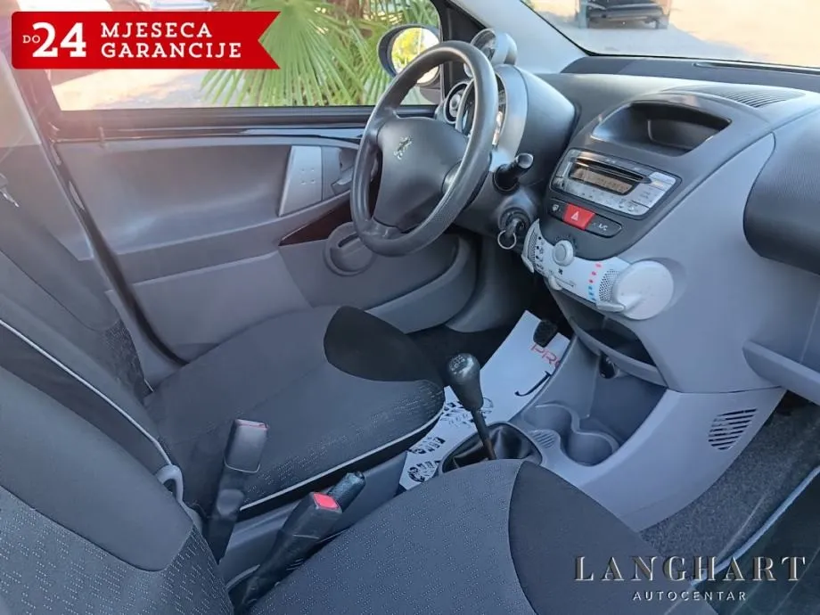 peugeot 107 1,0 urban move,5vrata,servisna - slika 12
