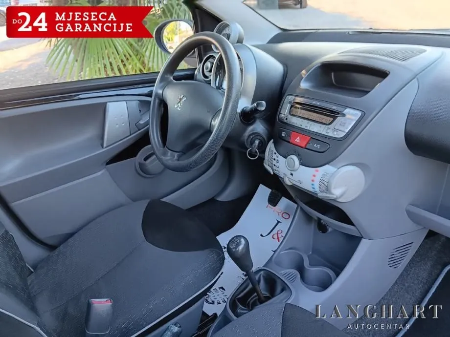 peugeot 107 1,0 urban move,5vrata,servisna - slika 13