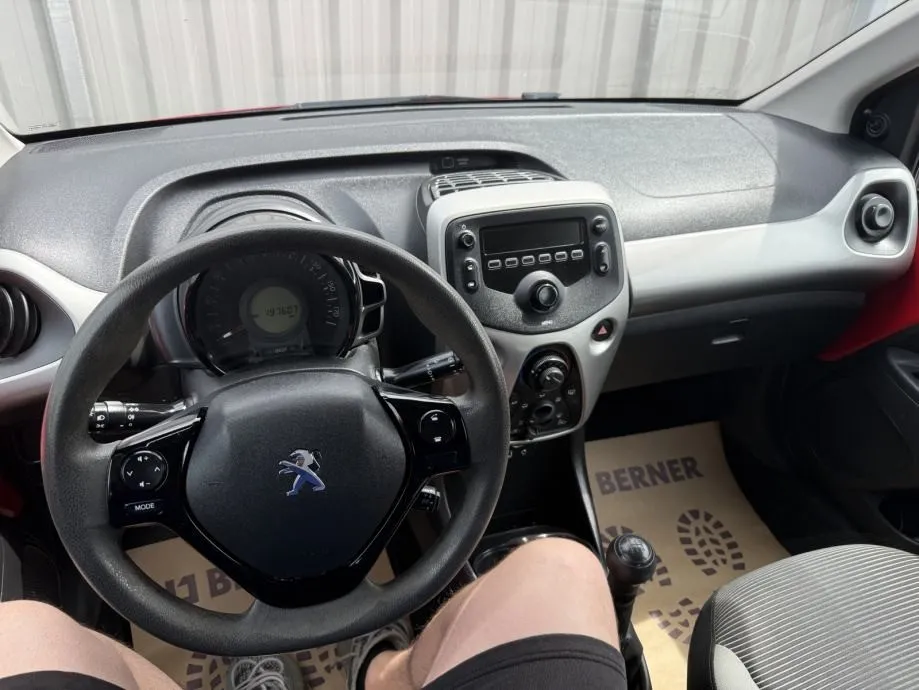 peugeot 108 1,2 cabrio - slika 12