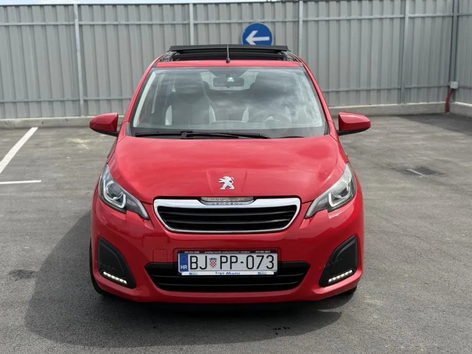 peugeot 108 1,2 cabrio - slika 2