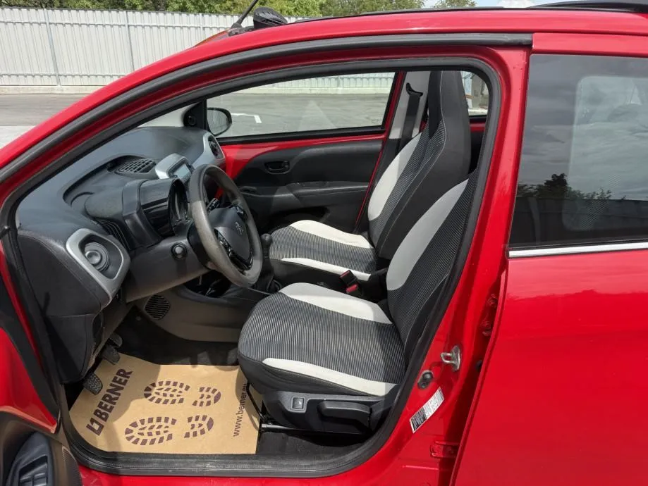 peugeot 108 1,2 cabrio - slika 10