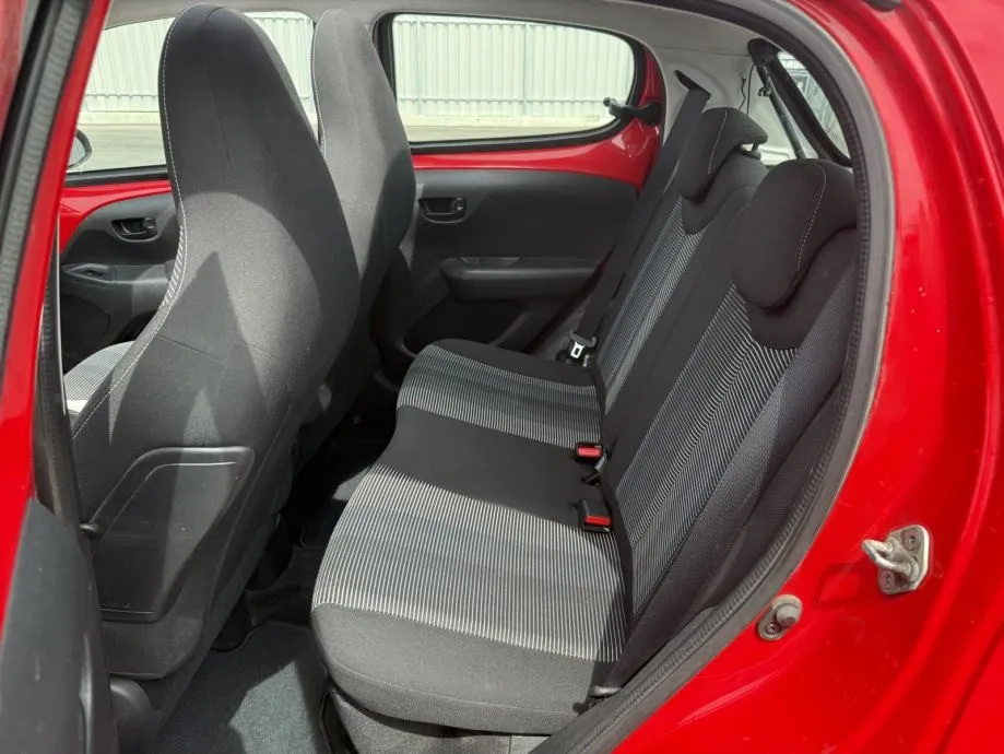peugeot 108 1,2 cabrio - slika 11