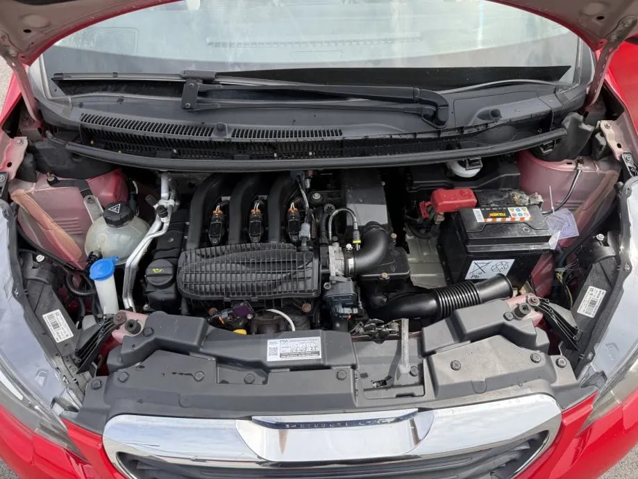 peugeot 108 1,2 cabrio - slika 13
