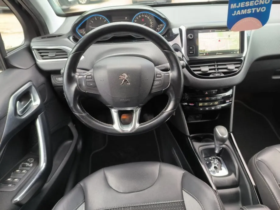 peugeot 2008 1.2 110 ks,allure, automatik, servisna, jamstvo, reg. 1 g - slika 12
