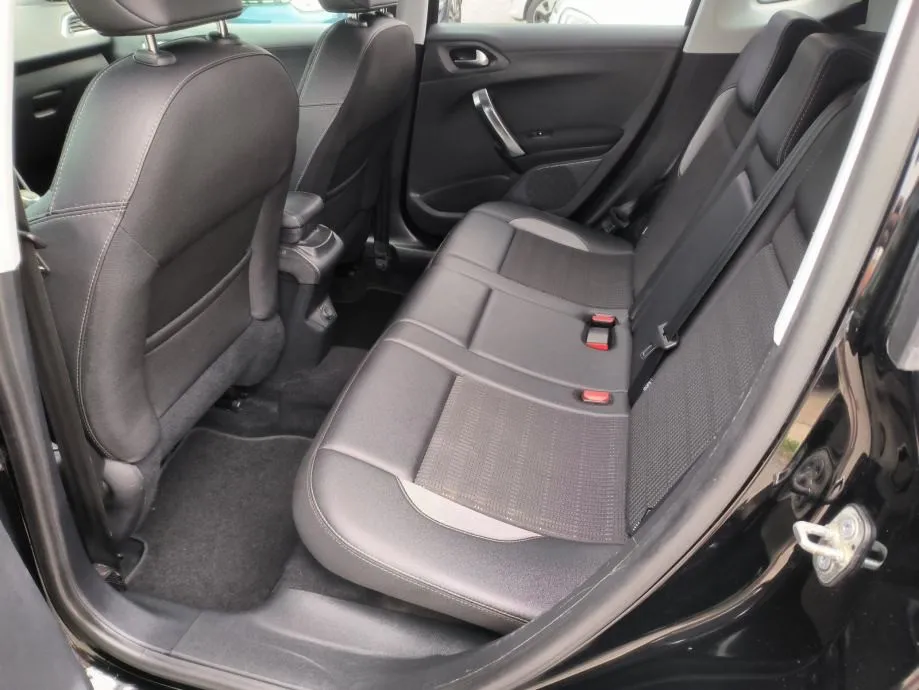 peugeot 2008 1.2 110 ks,allure, automatik, servisna, jamstvo, reg. 1 g - slika 14