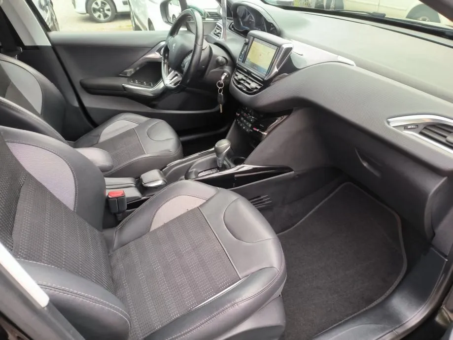 peugeot 2008 1.2 110 ks,allure, automatik, servisna, jamstvo, reg. 1 g - slika 13