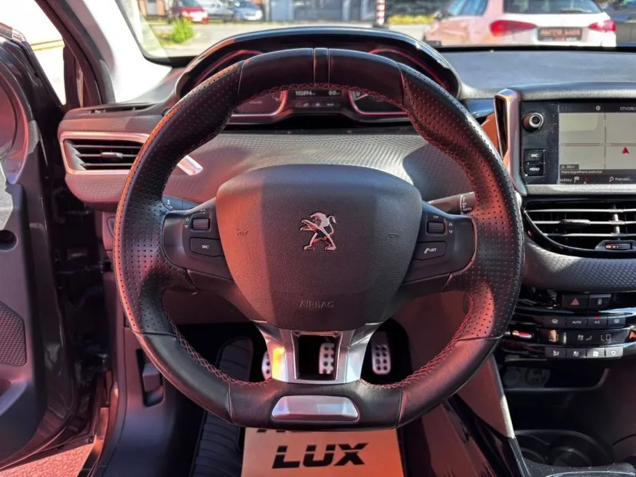 peugeot 2008 1,2 puretech •2018.g.•gt line•pano•leasing bez učešća• - slika 10