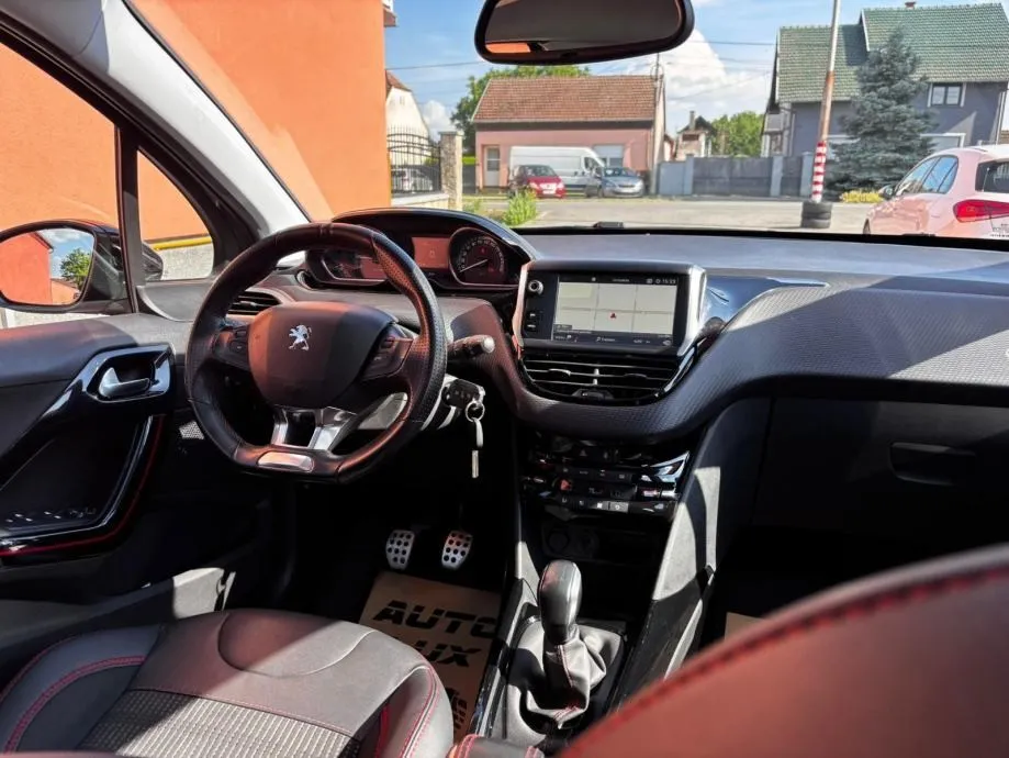 peugeot 2008 1,2 puretech •2018.g.•gt line•pano•leasing bez učešća• - slika 13