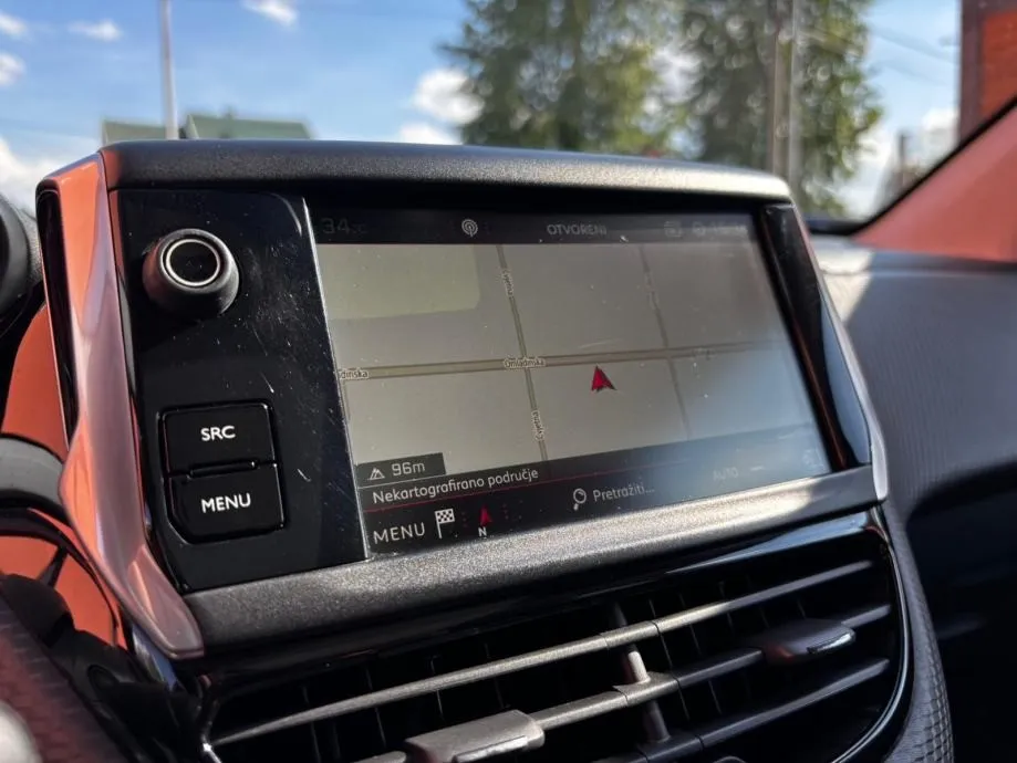 peugeot 2008 1,2 puretech •2018.g.•gt line•pano•leasing bez učešća• - slika 19