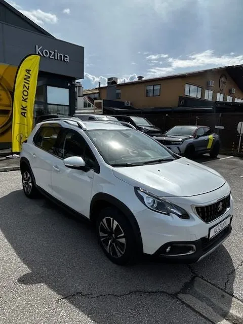 peugeot 2008 1,2 puretech allure automatik - slika 4