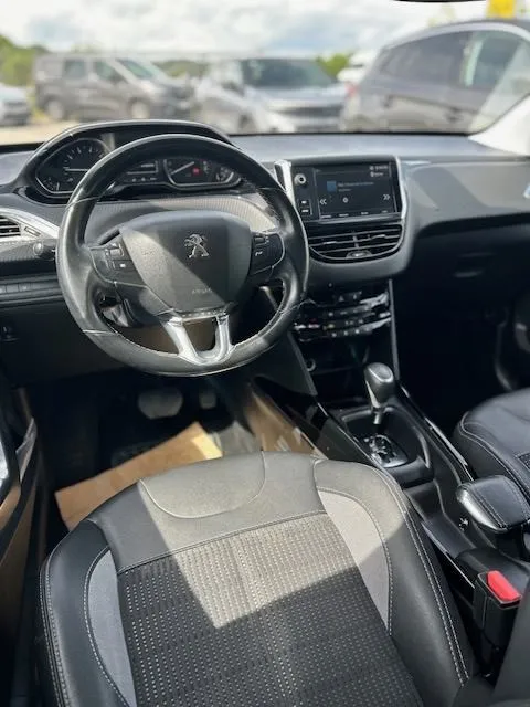 peugeot 2008 1,2 puretech allure automatik - slika 5