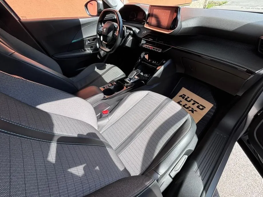 peugeot 2008 1,2 puretech automat •2021•allure•kam360•leasingbezučešća - slika 11