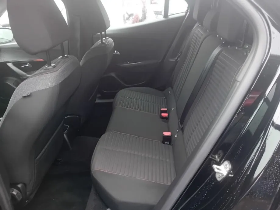 peugeot 2008 1,2 puretech. jamstvo.samo 39000km. leasing - slika 10