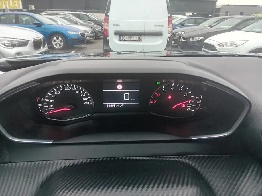 peugeot 2008 1,2 puretech. jamstvo.samo 39000km. leasing - slika 11