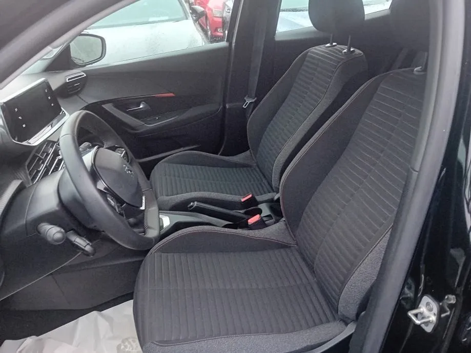 peugeot 2008 1,2 puretech. jamstvo.samo 39000km. leasing - slika 9