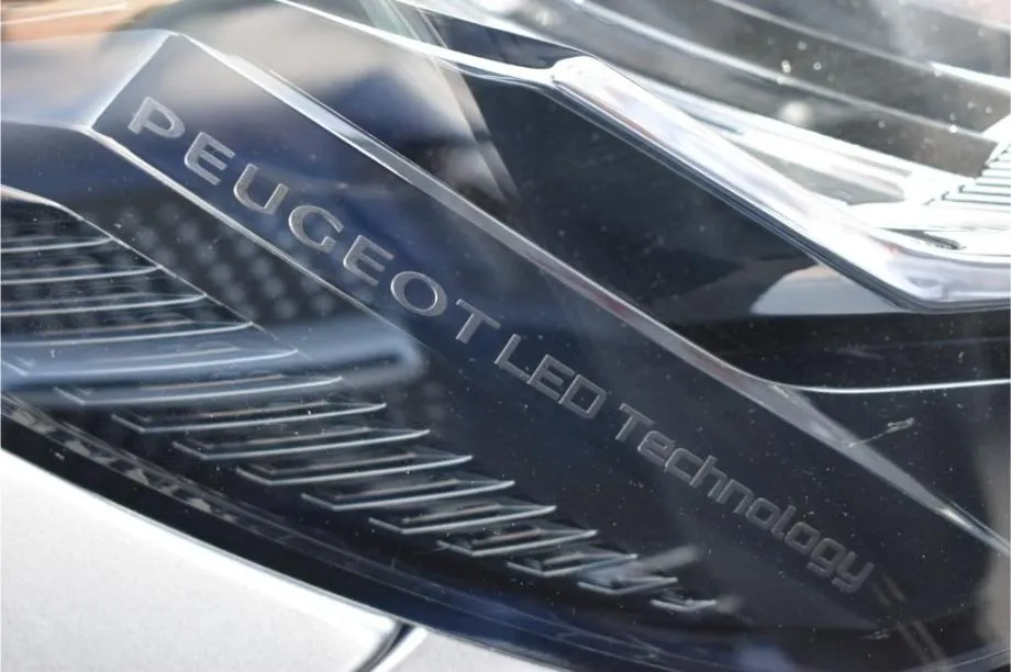 peugeot 2008 1.2 puretech style -pdc,dab,lane assist -novi model - slika 24