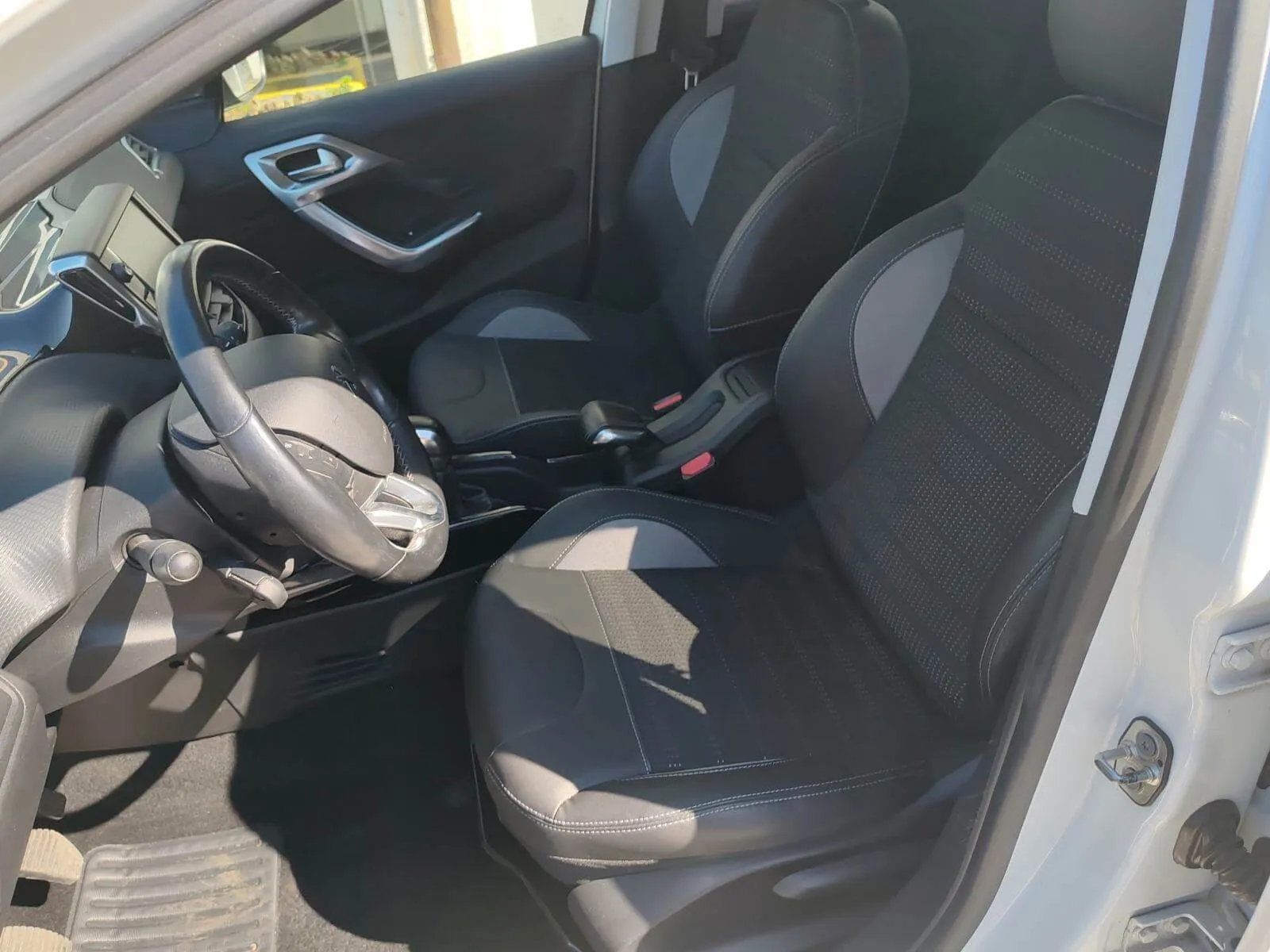 peugeot 2008 1,2 - slika 10