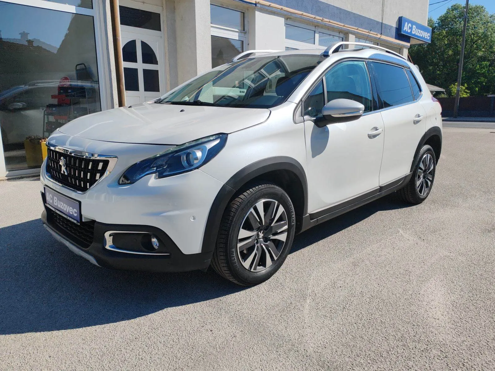 peugeot 2008 1,2 - slika 12
