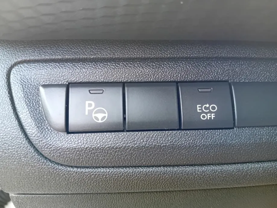 peugeot 2008 1,5 bluehdi. jamstvo. leasing - slika 12