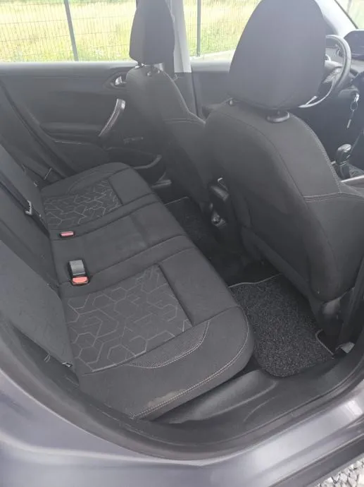 peugeot 2008 1,6 bluehdi - slika 5