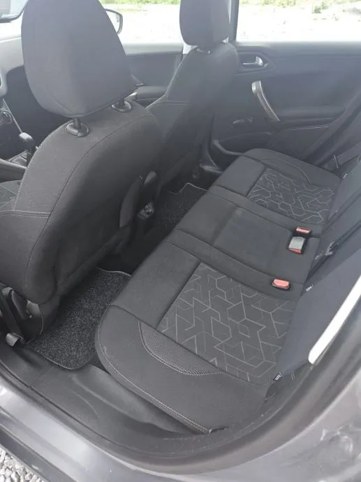 peugeot 2008 1,6 bluehdi - slika 6