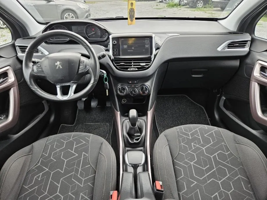 peugeot 2008 1,6 bluehdi - slika 16