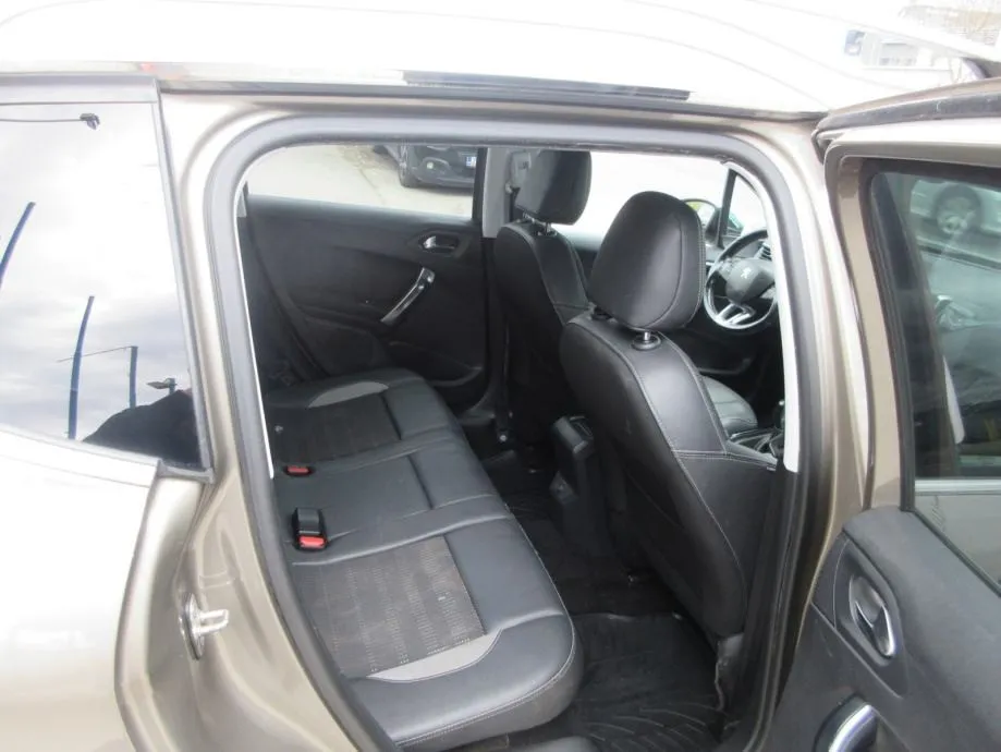 peugeot 2008 1,6 e-hdi,100ks,allure,hr auto,led,park.senzo,toop,. - slika 12