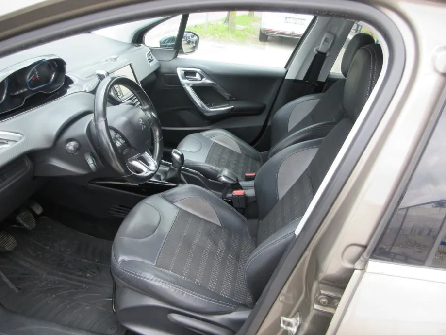 peugeot 2008 1,6 e-hdi,100ks,allure,hr auto,led,park.senzo,toop,. - slika 9