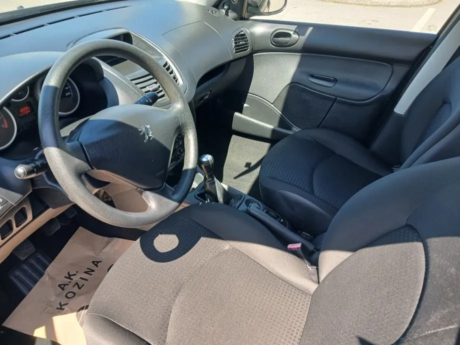 peugeot 206+ u vrlo dobrom stanju - slika 7