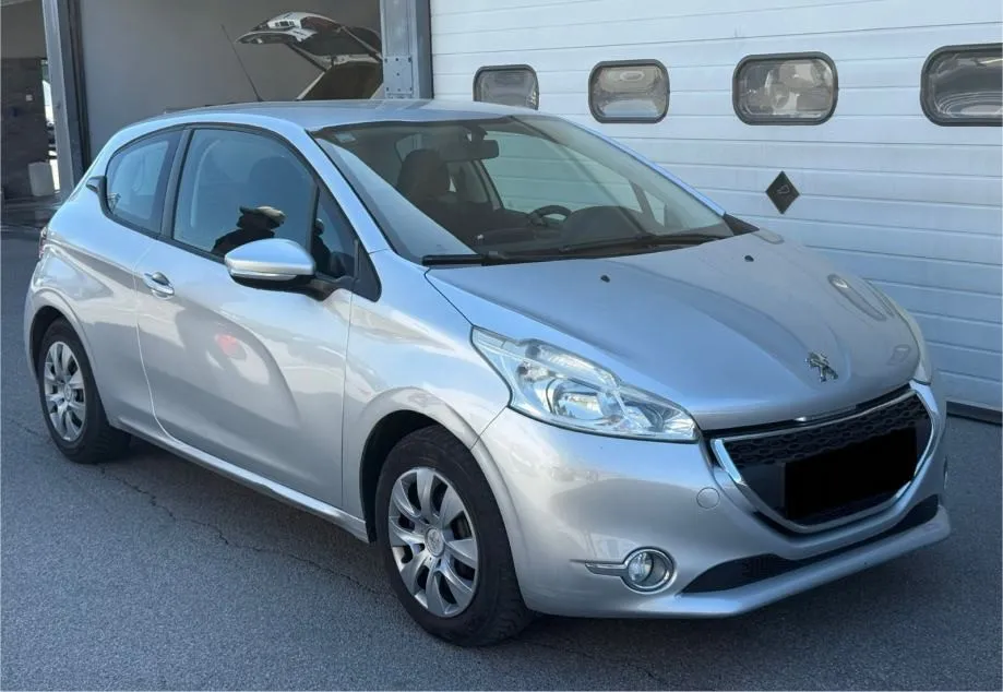 peugeot 208 1,0 vti - slika 3